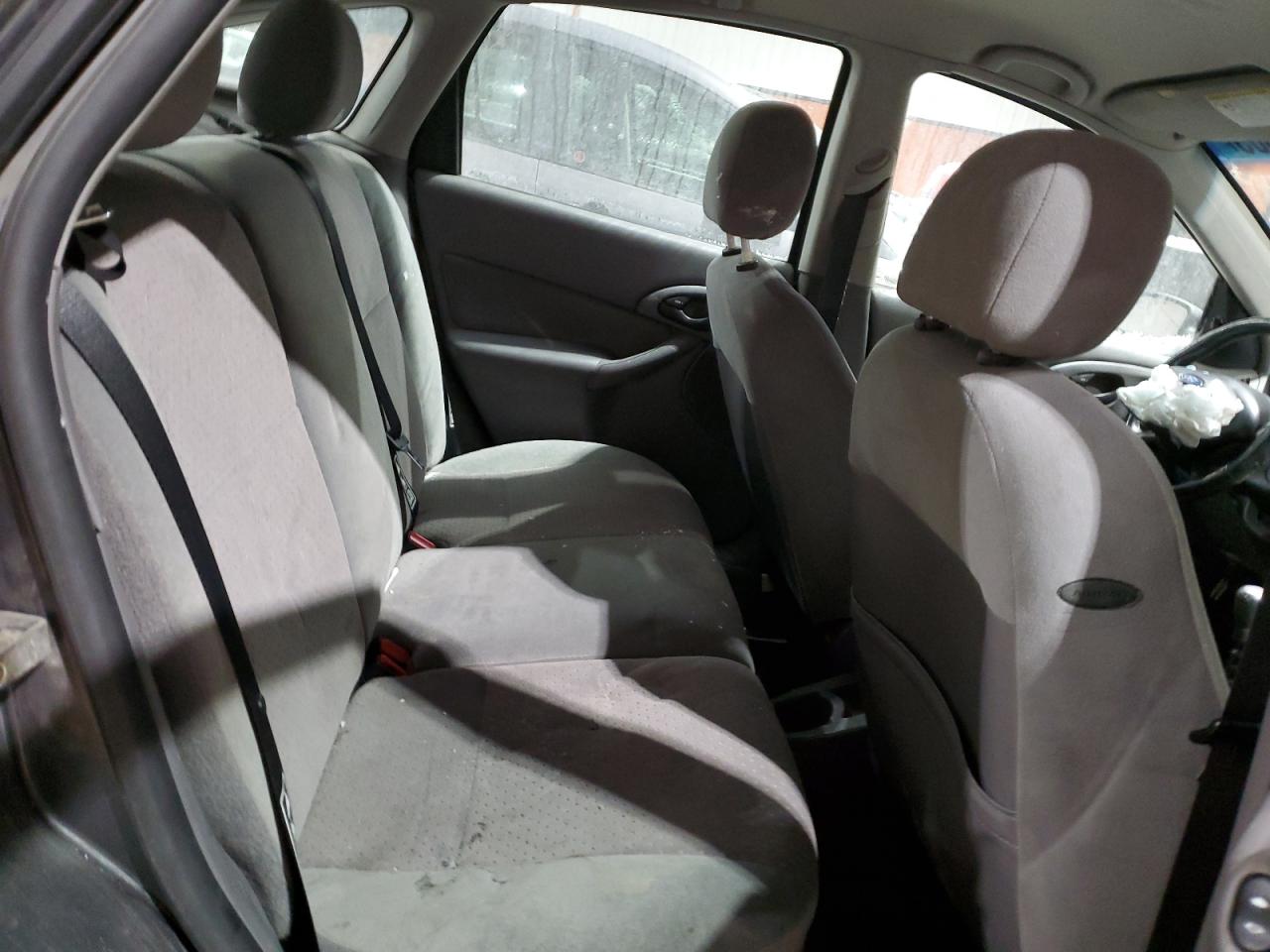 2003 Ford Focus - Image 10