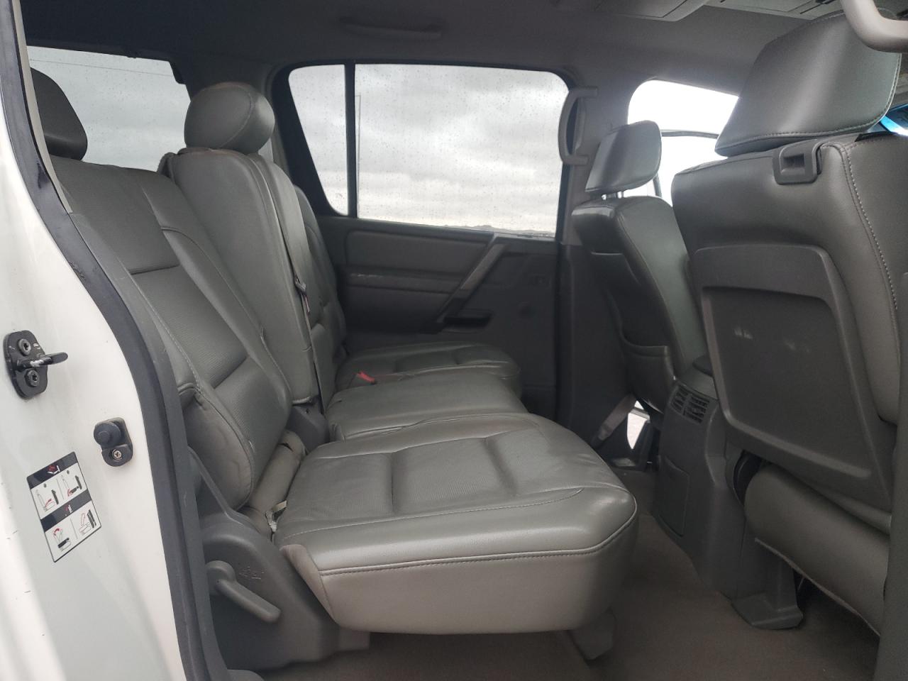 2006 Nissan Armada - Image 12