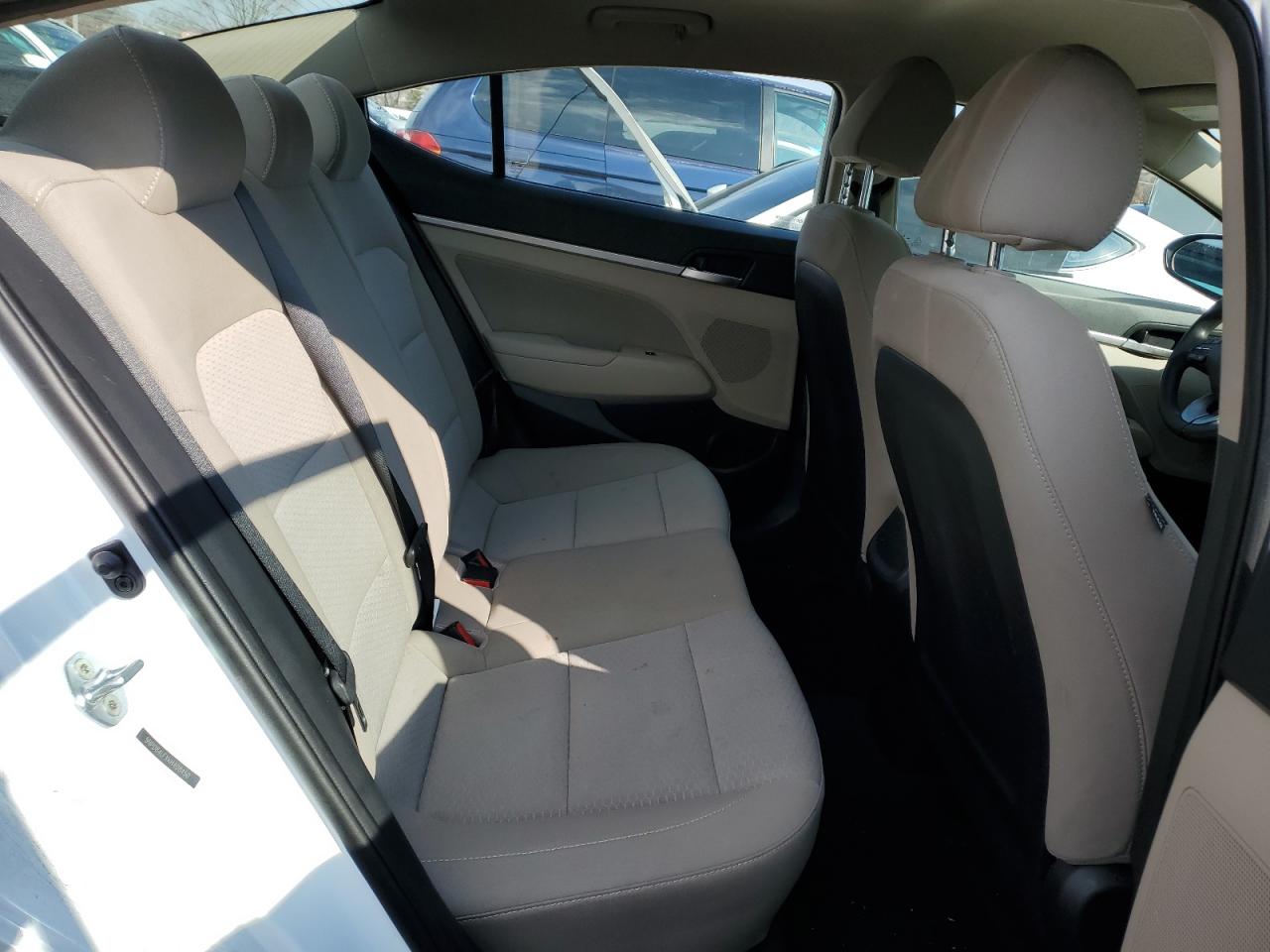 2019 Hyundai Elantra - Image 10