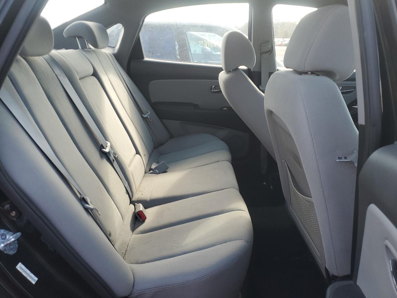 2010 Hyundai Elantra - Image 10