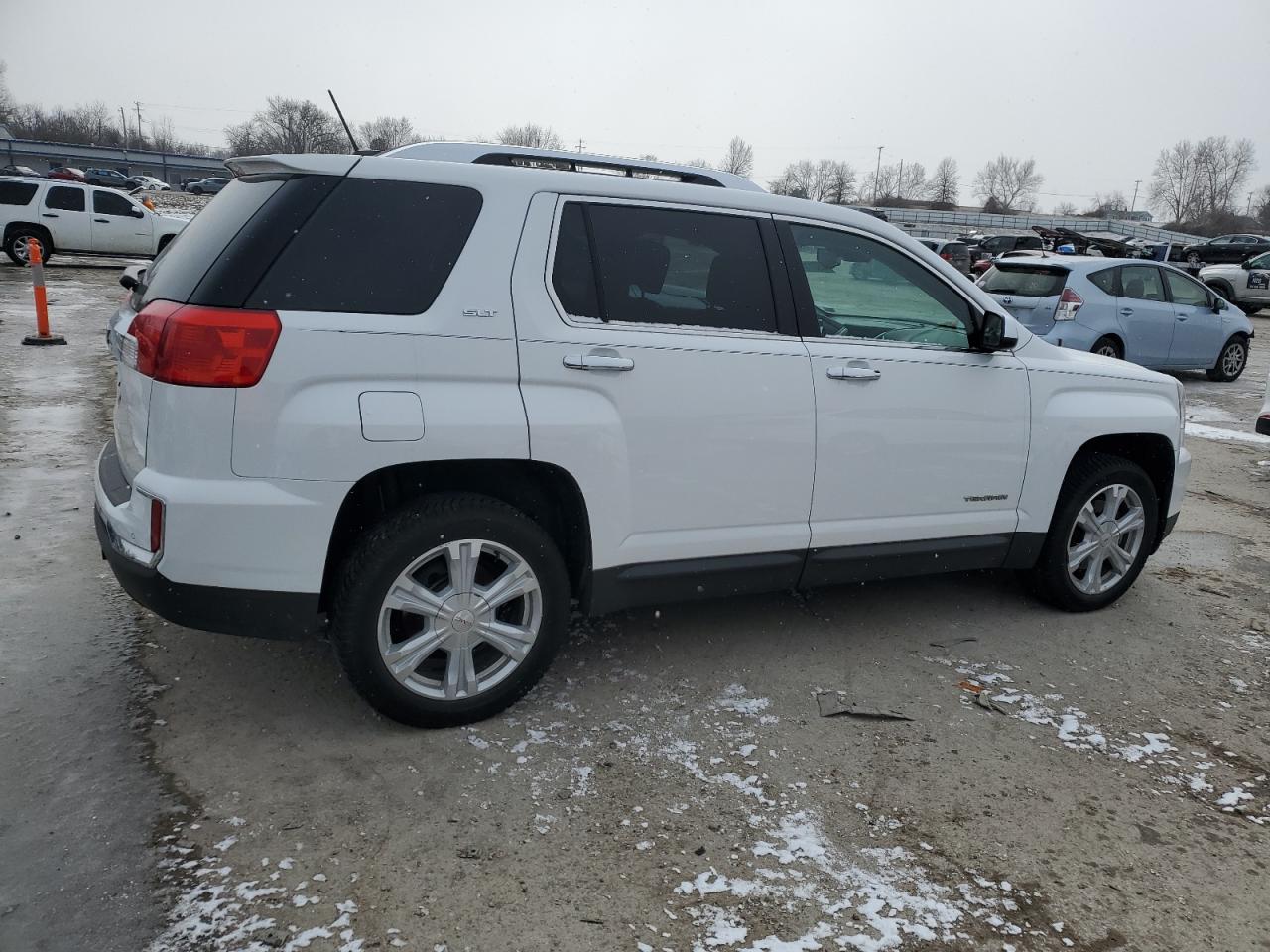 2017 GMC Terrain - Image 3