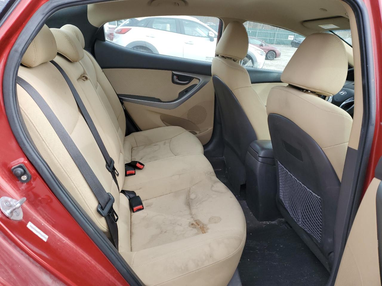 2011 Hyundai Elantra - Image 10