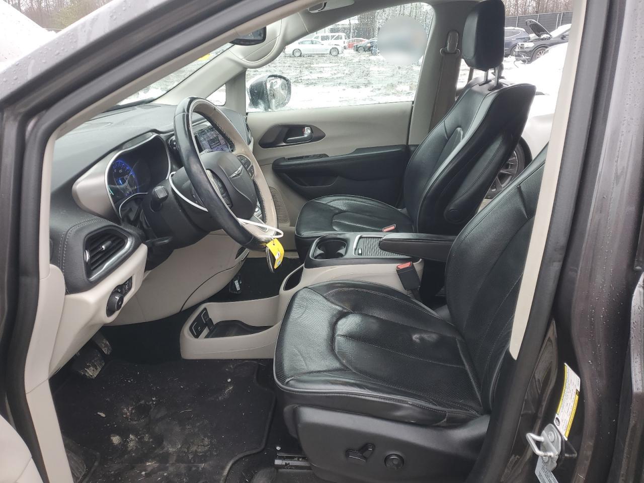 2017 Chrysler Pacifica - Image 7
