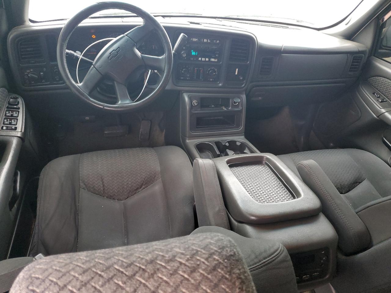 2003 Chevrolet Avalanche - Image 8