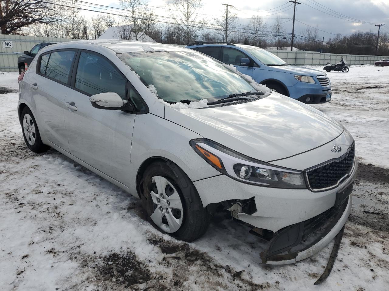 2017 Kia Forte - Image 4