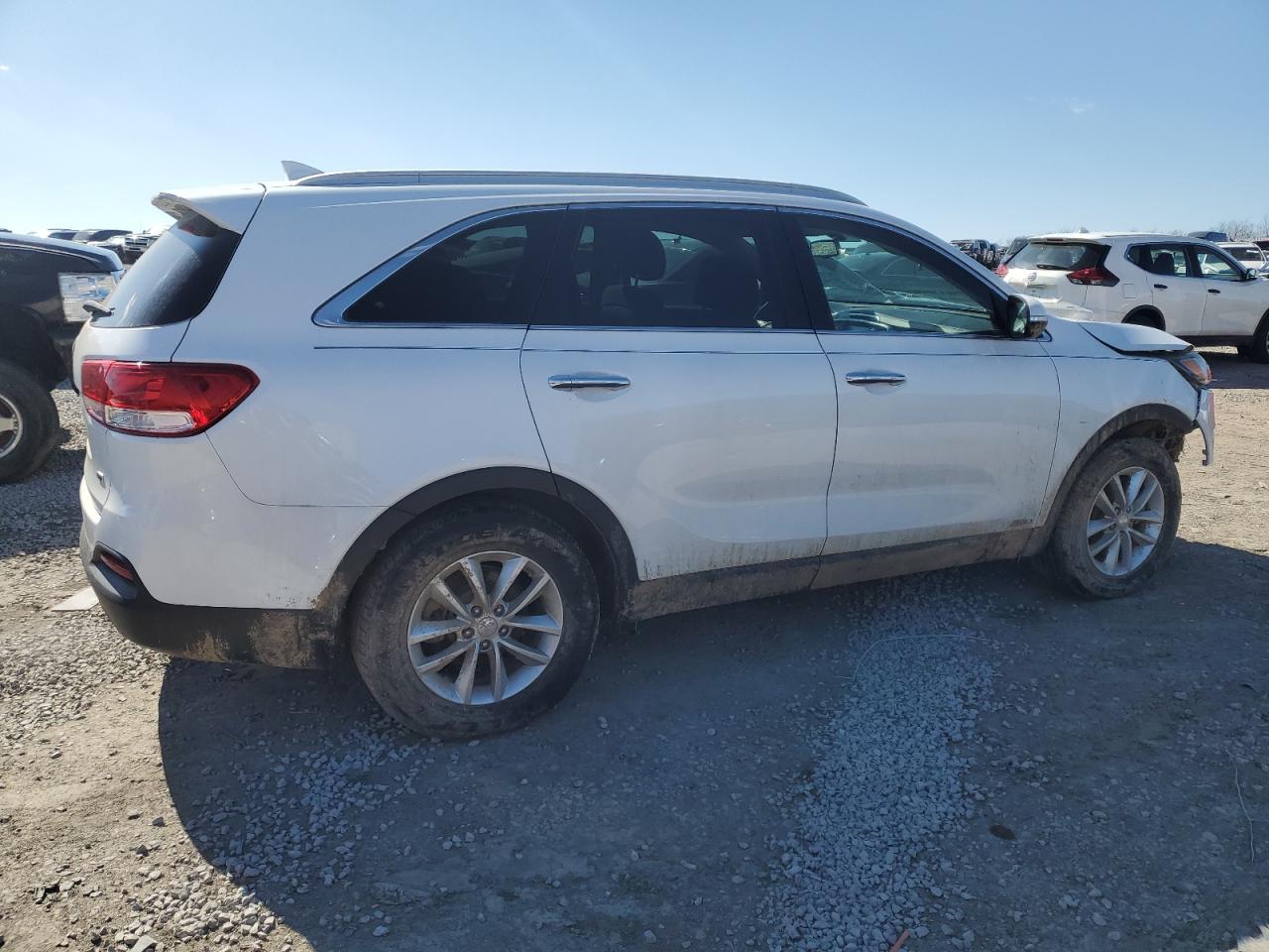 2017 Kia Sorento - Image 3