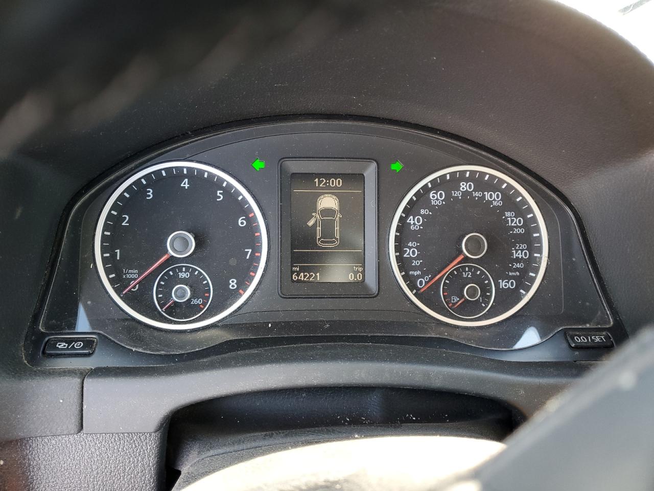 2017 Volkswagen Tiguan - Image 9
