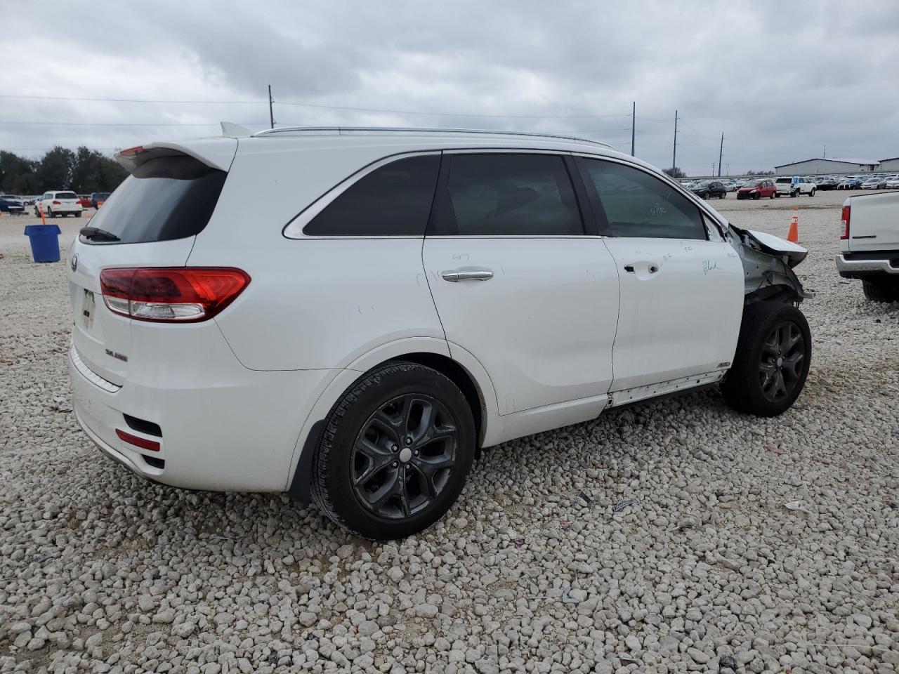 2016 Kia Sorento - Image 3