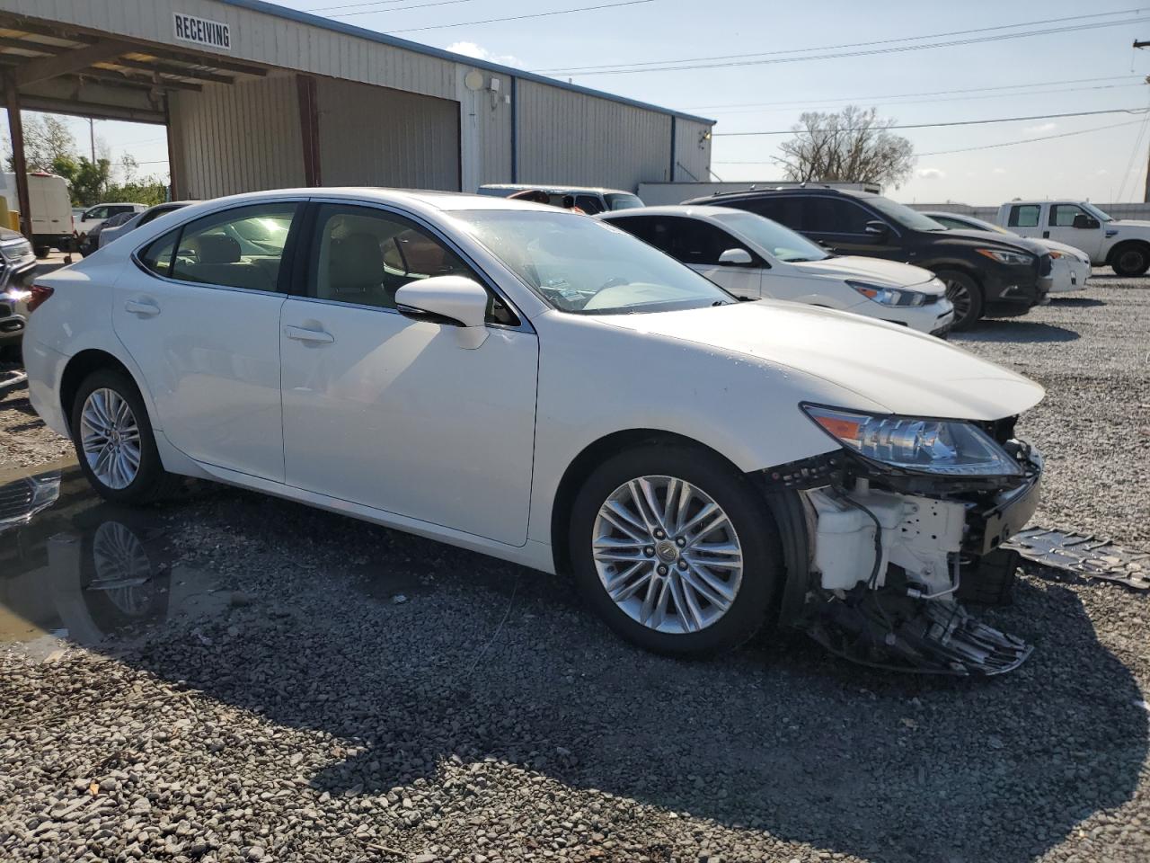 2015 Lexus ES - Image 4