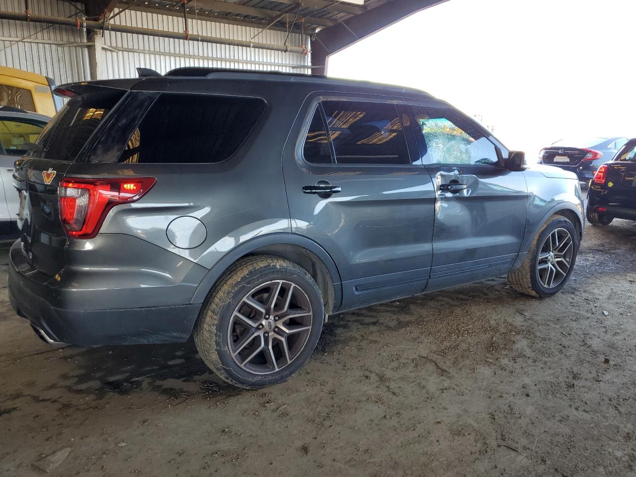 2016 Ford Explorer - Image 3