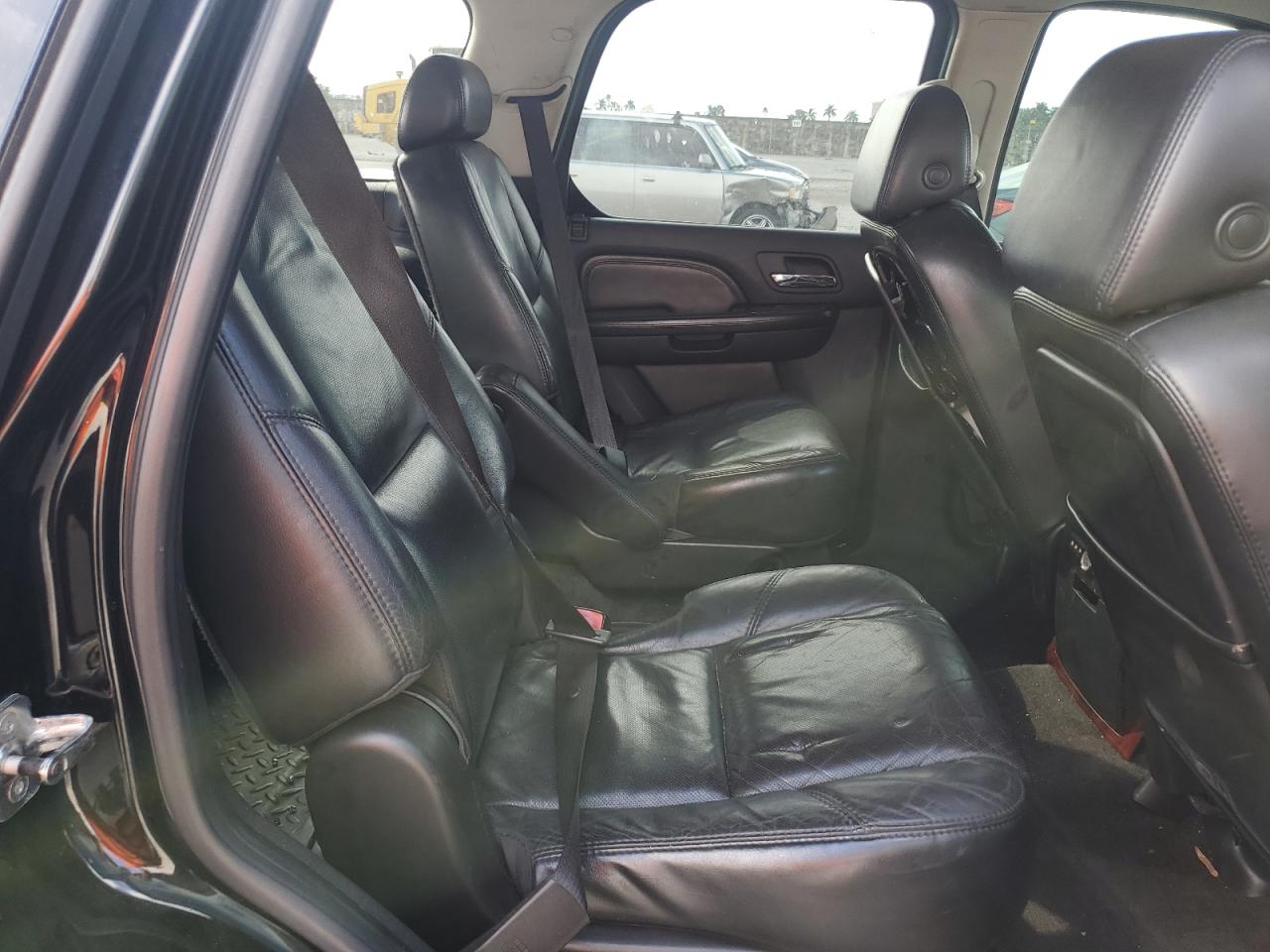 2007 Cadillac Escalade - Image 11