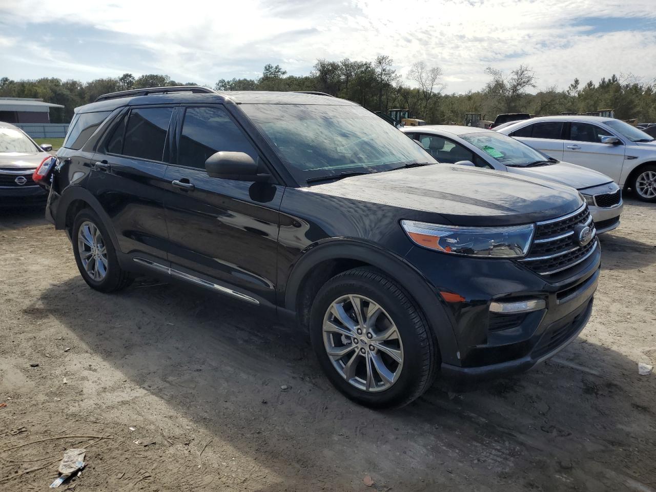 2022 Ford Explorer - Image 4