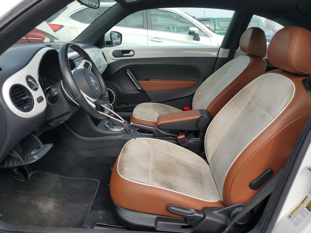 2015 Volkswagen Beetle - Image 7