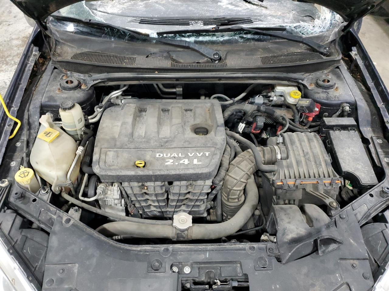 2012 Chrysler 200 - Image 11