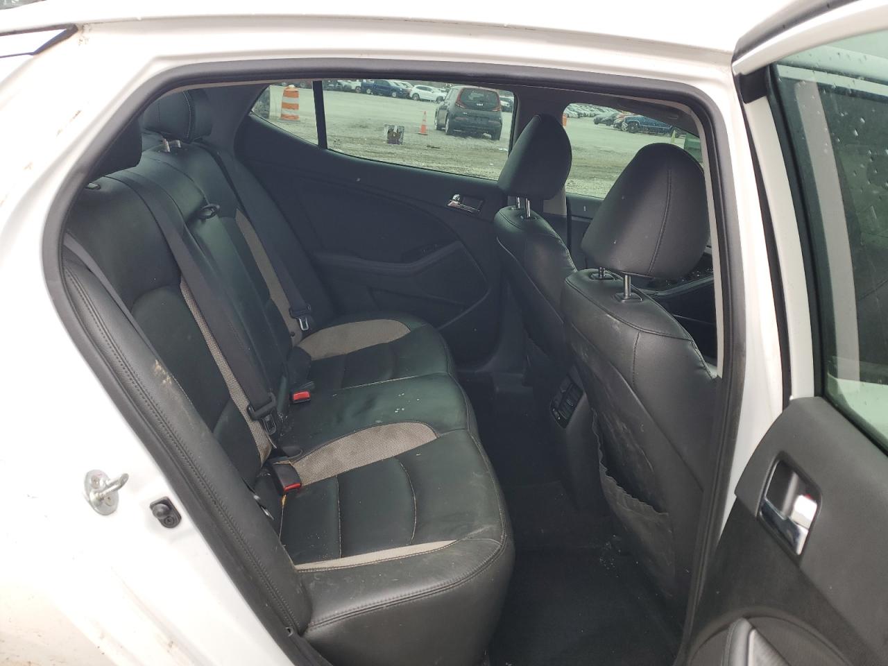 2012 Kia Optima - Image 10