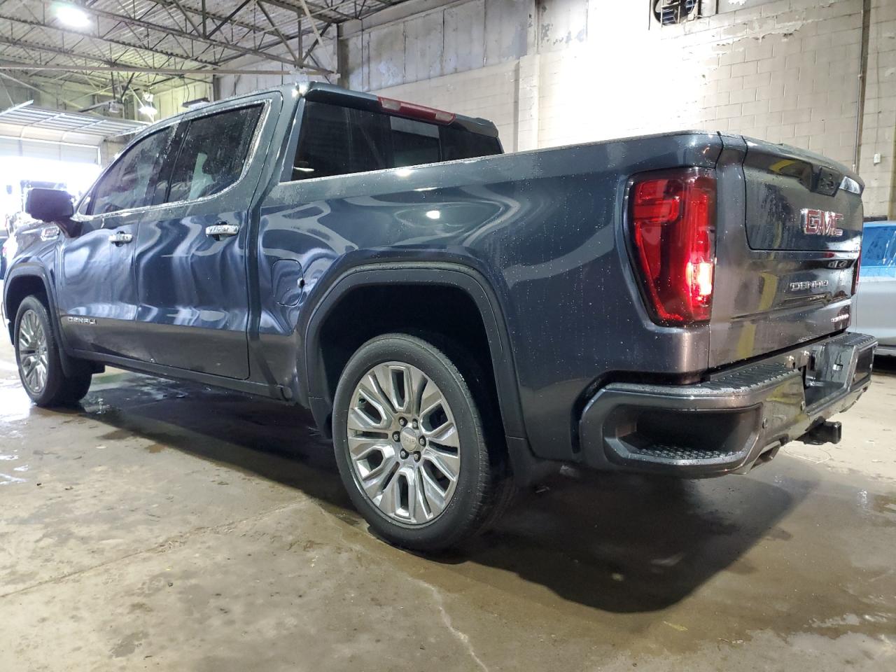 2022 GMC Sierra - Image 2