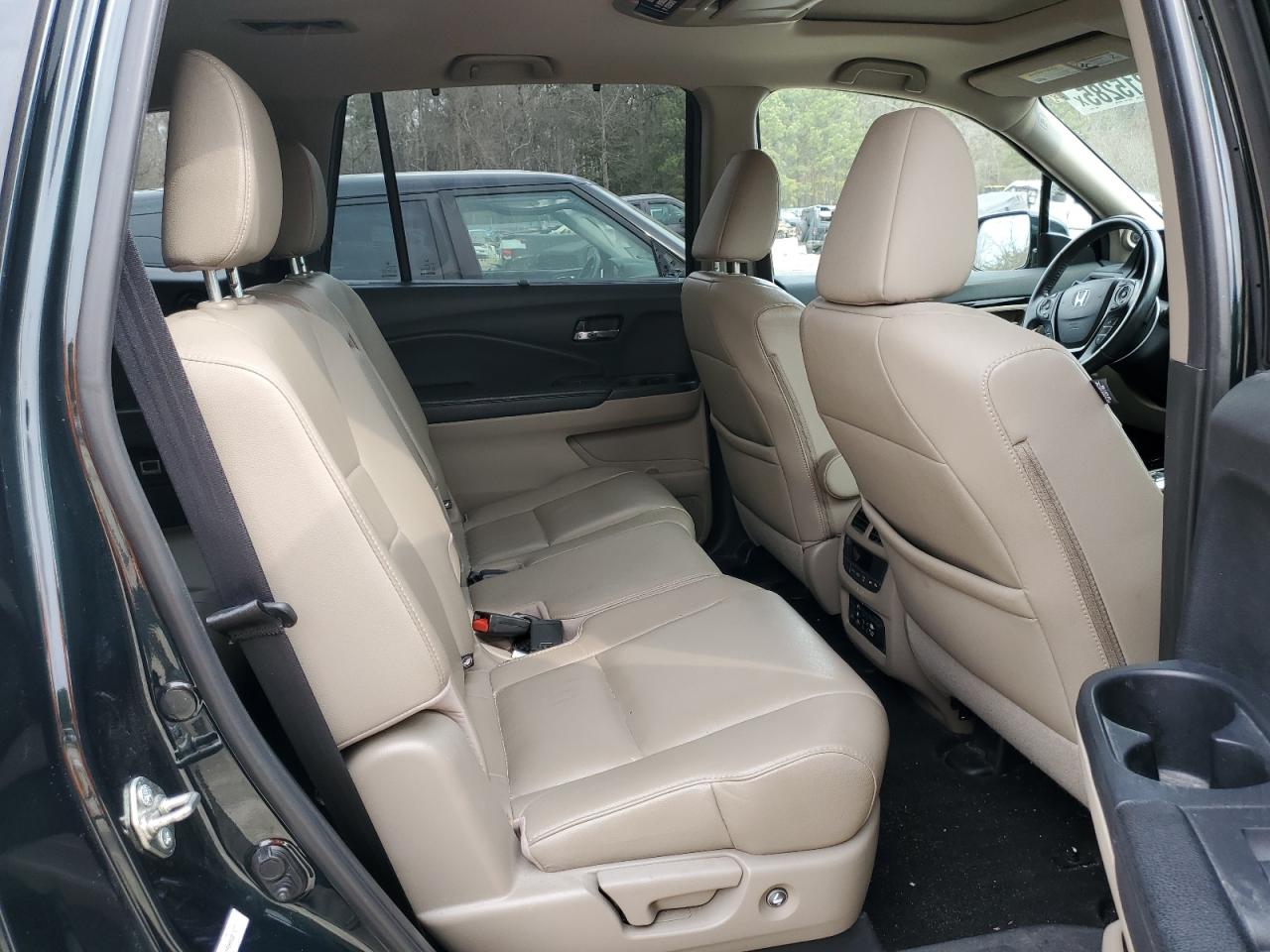 2016 Honda Pilot - Image 11