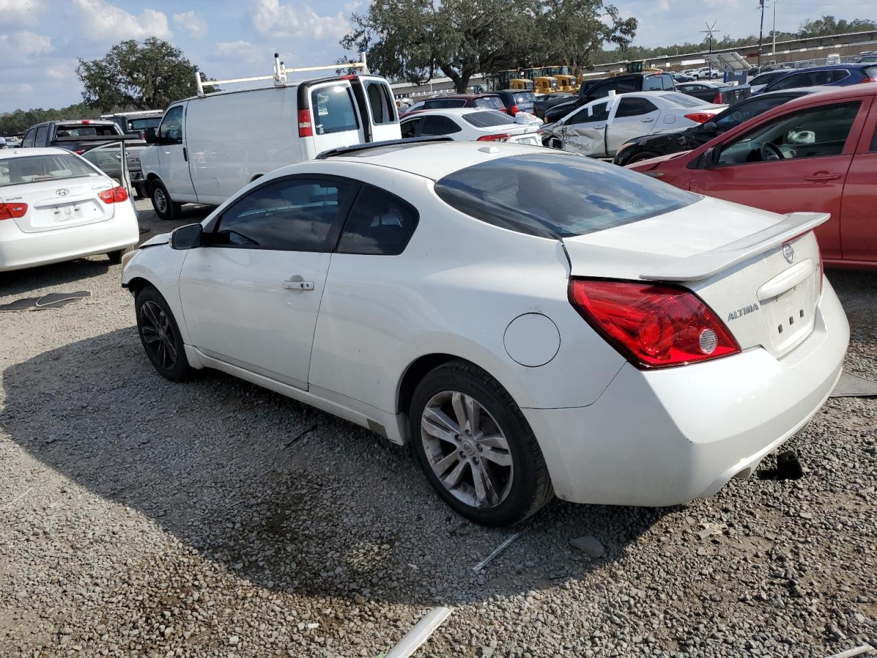 2012 Nissan Altima - Image 2