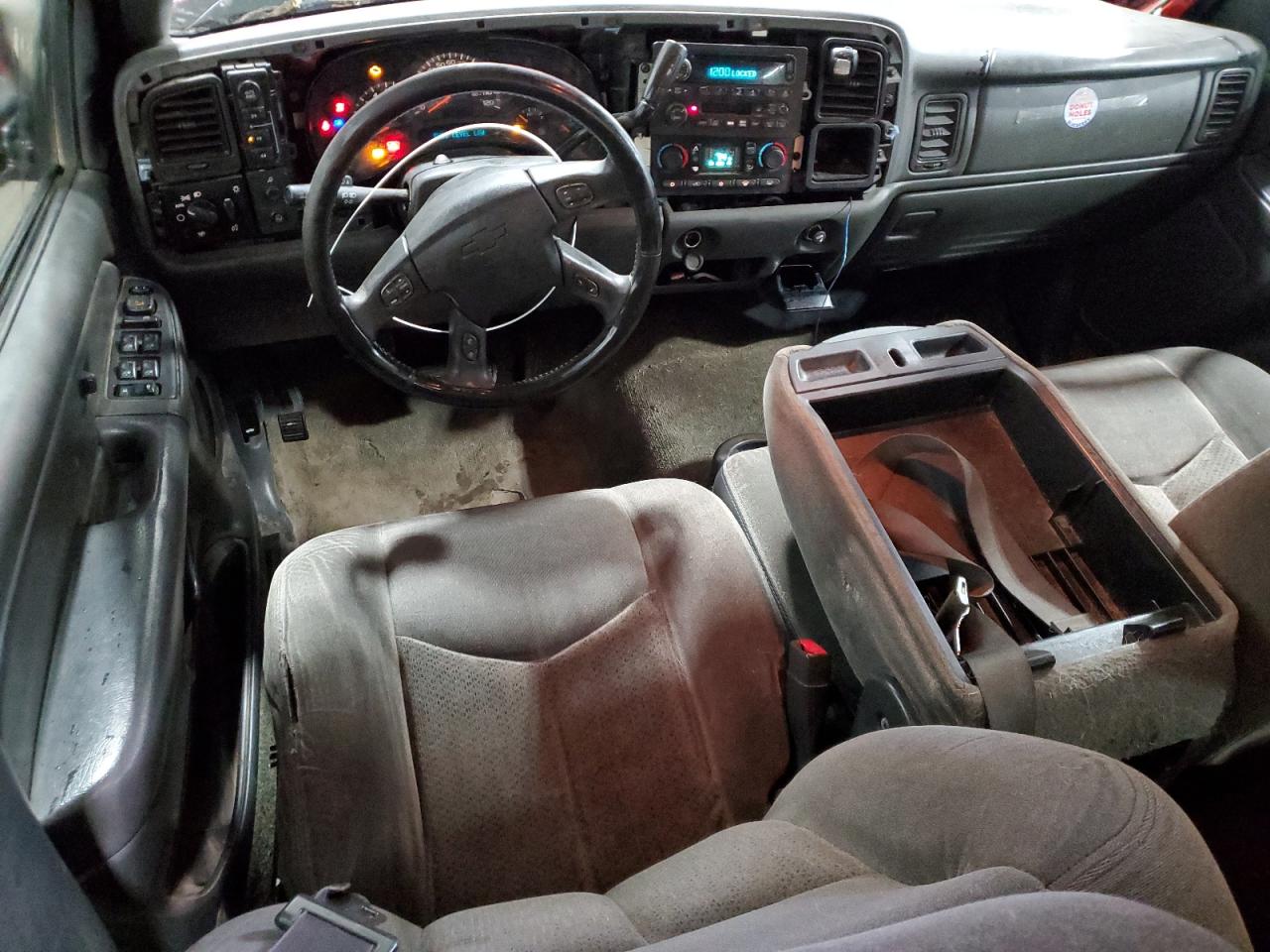 2005 Chevrolet Silverado - Image 8