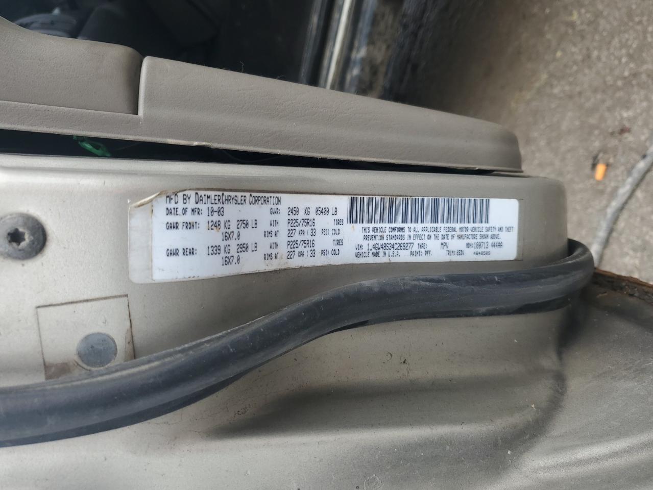 2004 Jeep Grand Cherokee - Image 13