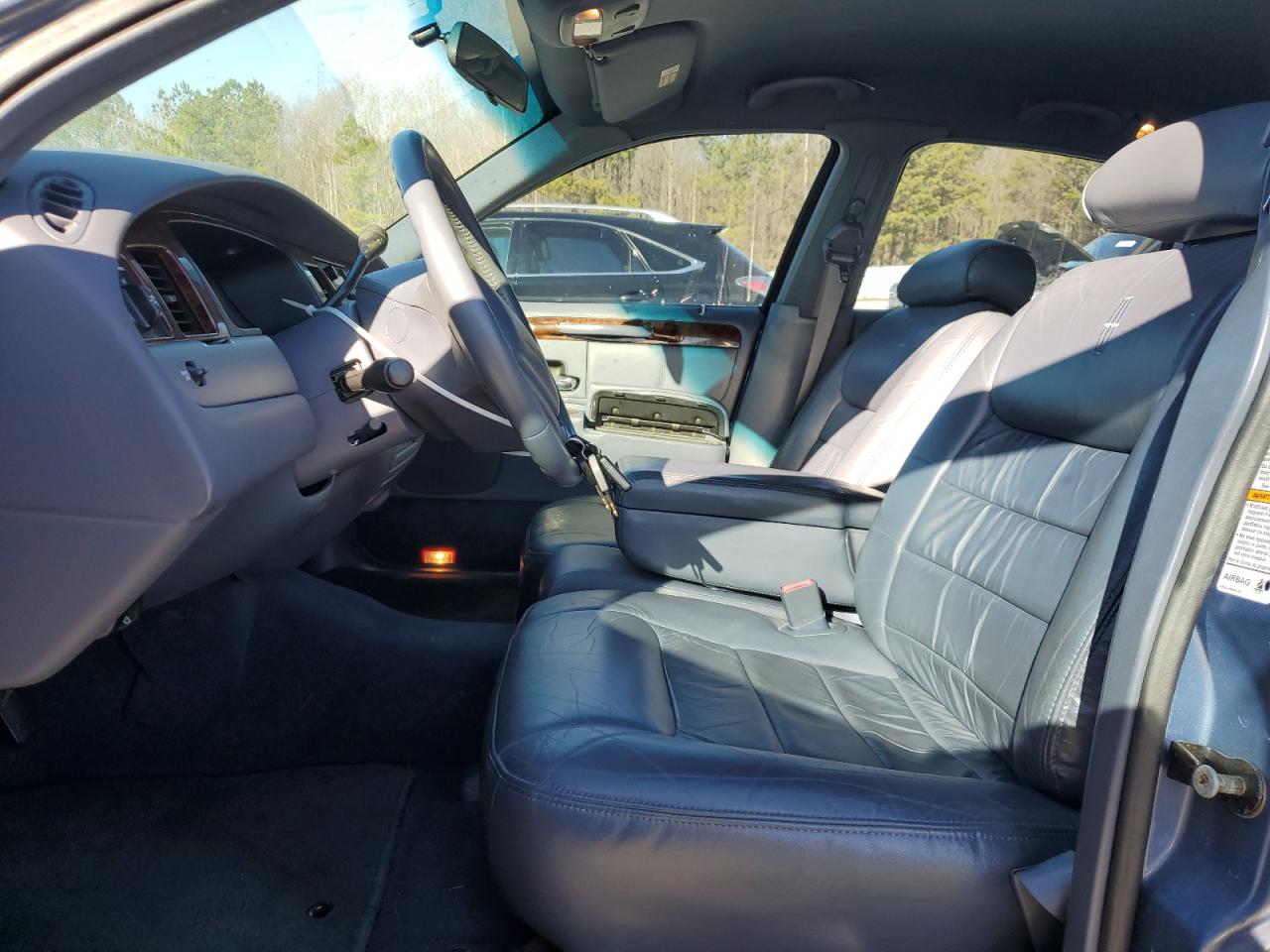 2000 Lincoln Town Car - Image 7