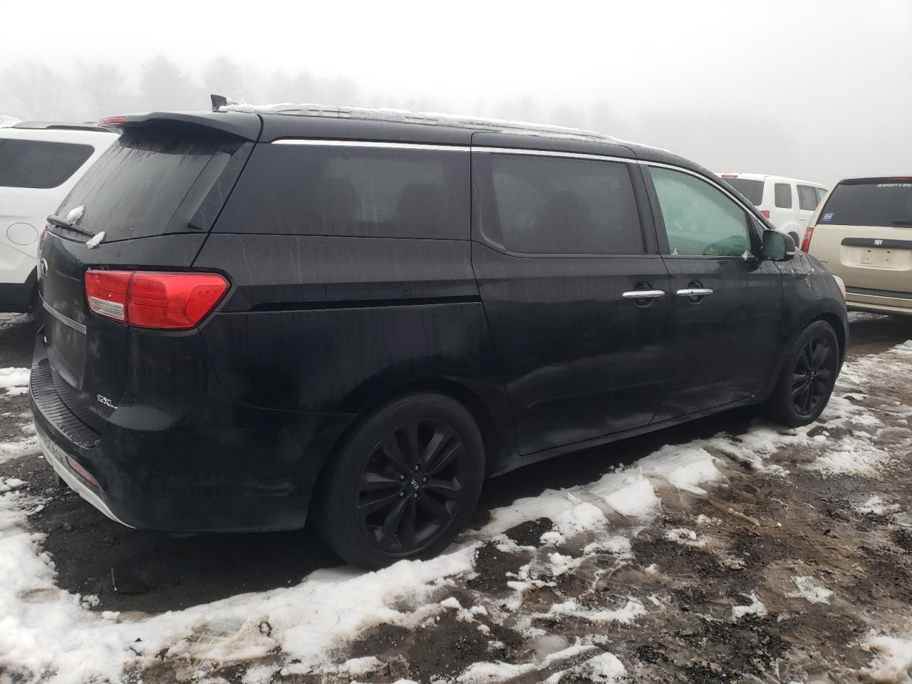2015 Kia Sedona - Image 3