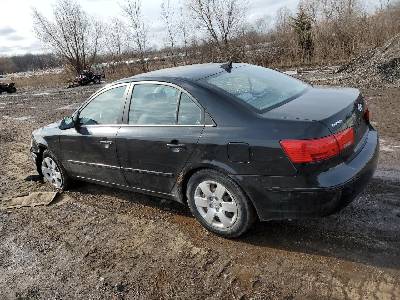 2009 Hyundai Sonata - Image 2