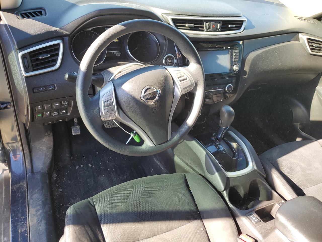 2015 Nissan Rogue - Image 8