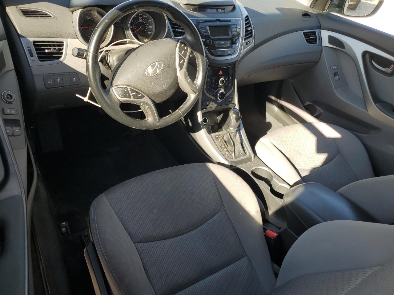 2014 Hyundai Elantra - Image 8