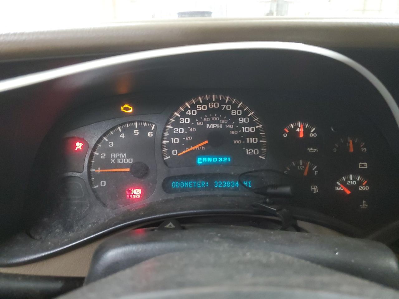 2005 Chevrolet Suburban - Image 9