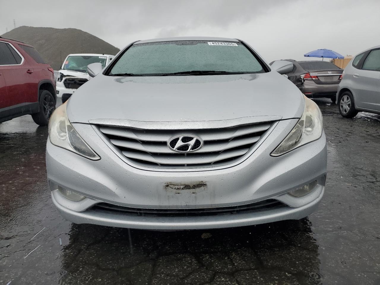 2013 Hyundai Sonata - Image 5
