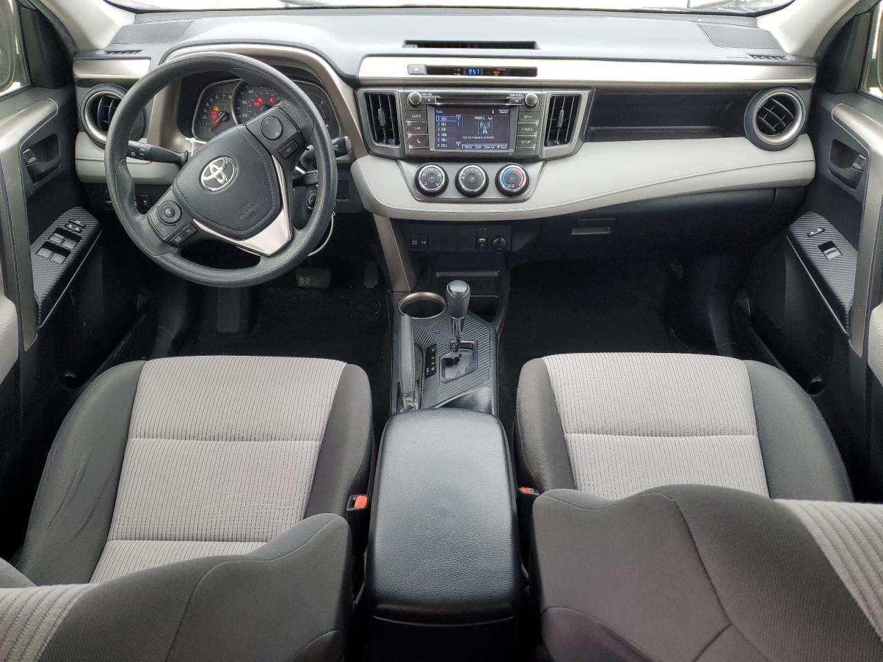 2015 Toyota RAV 4 - Image 8