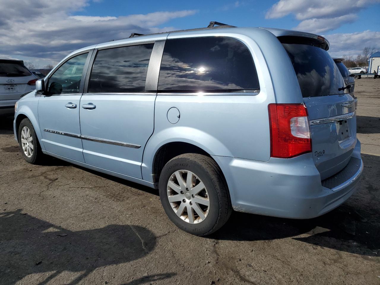 2012 Chrysler Town & Country - Image 2