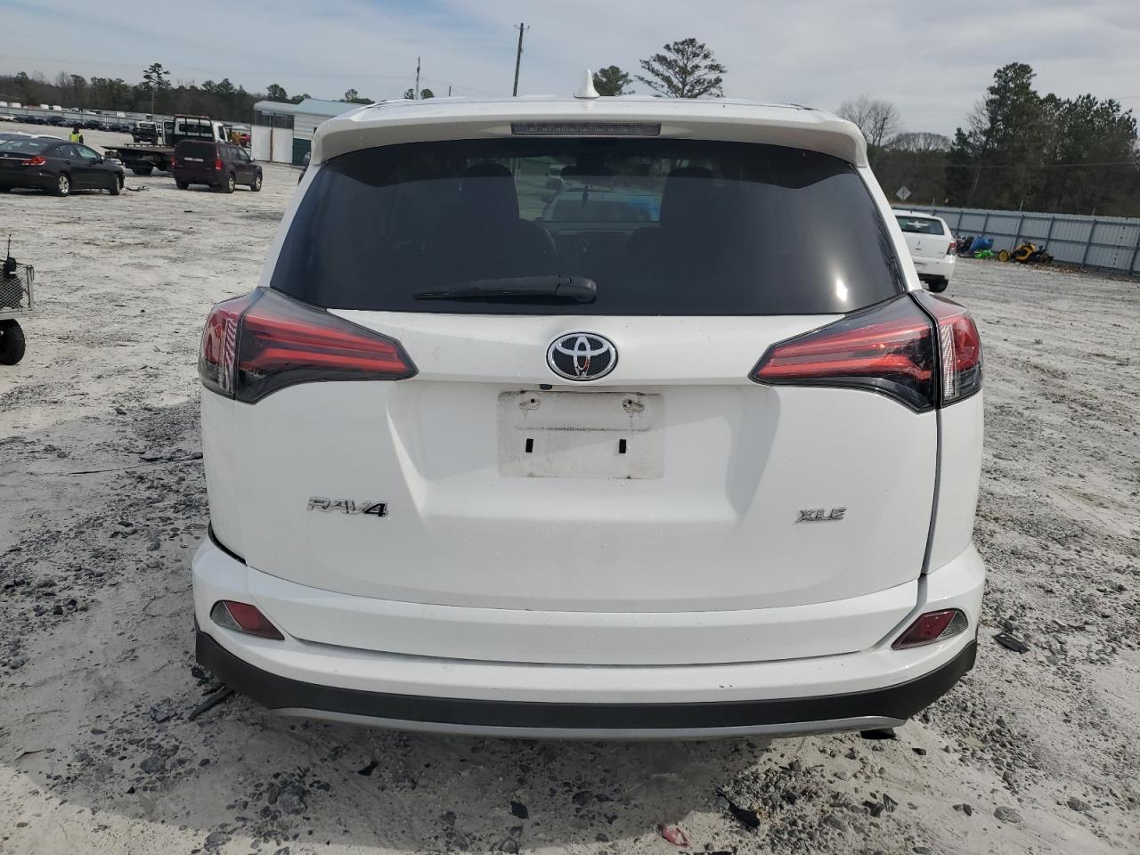 2018 Toyota RAV 4 - Image 6