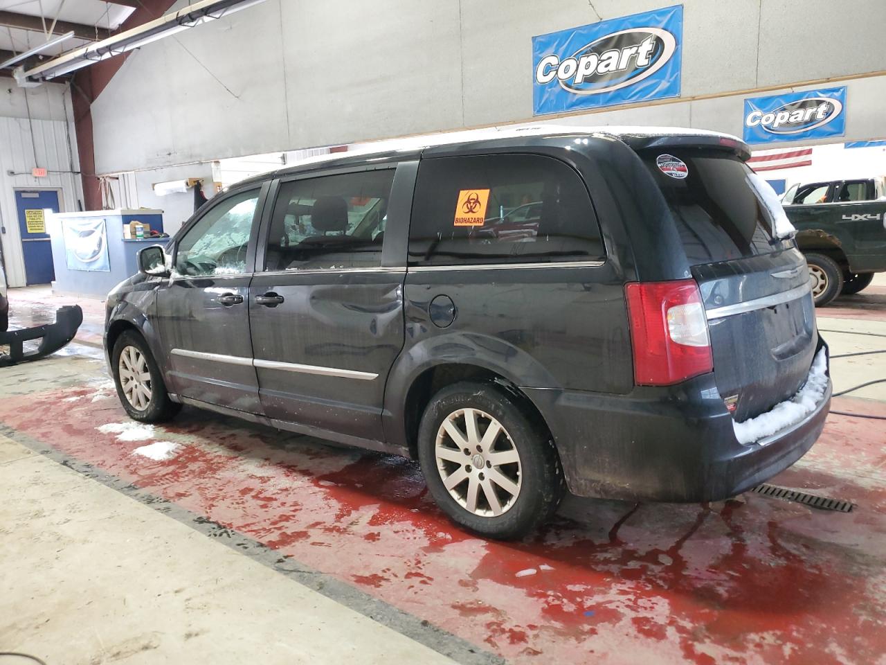 2014 Chrysler Town & Country - Image 2