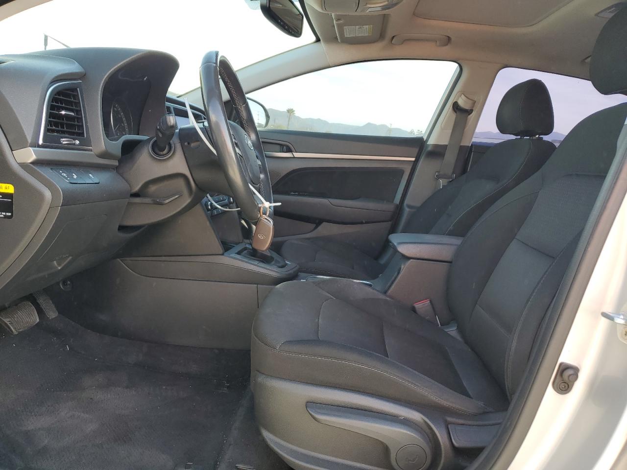 2018 Hyundai Elantra - Image 7