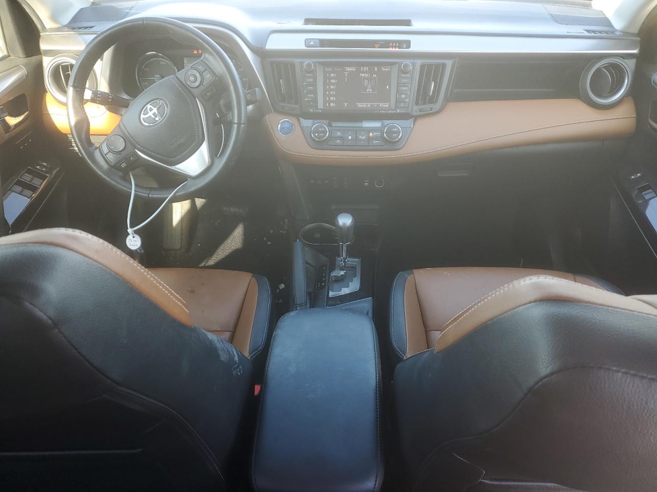 2018 Toyota RAV 4 - Image 8