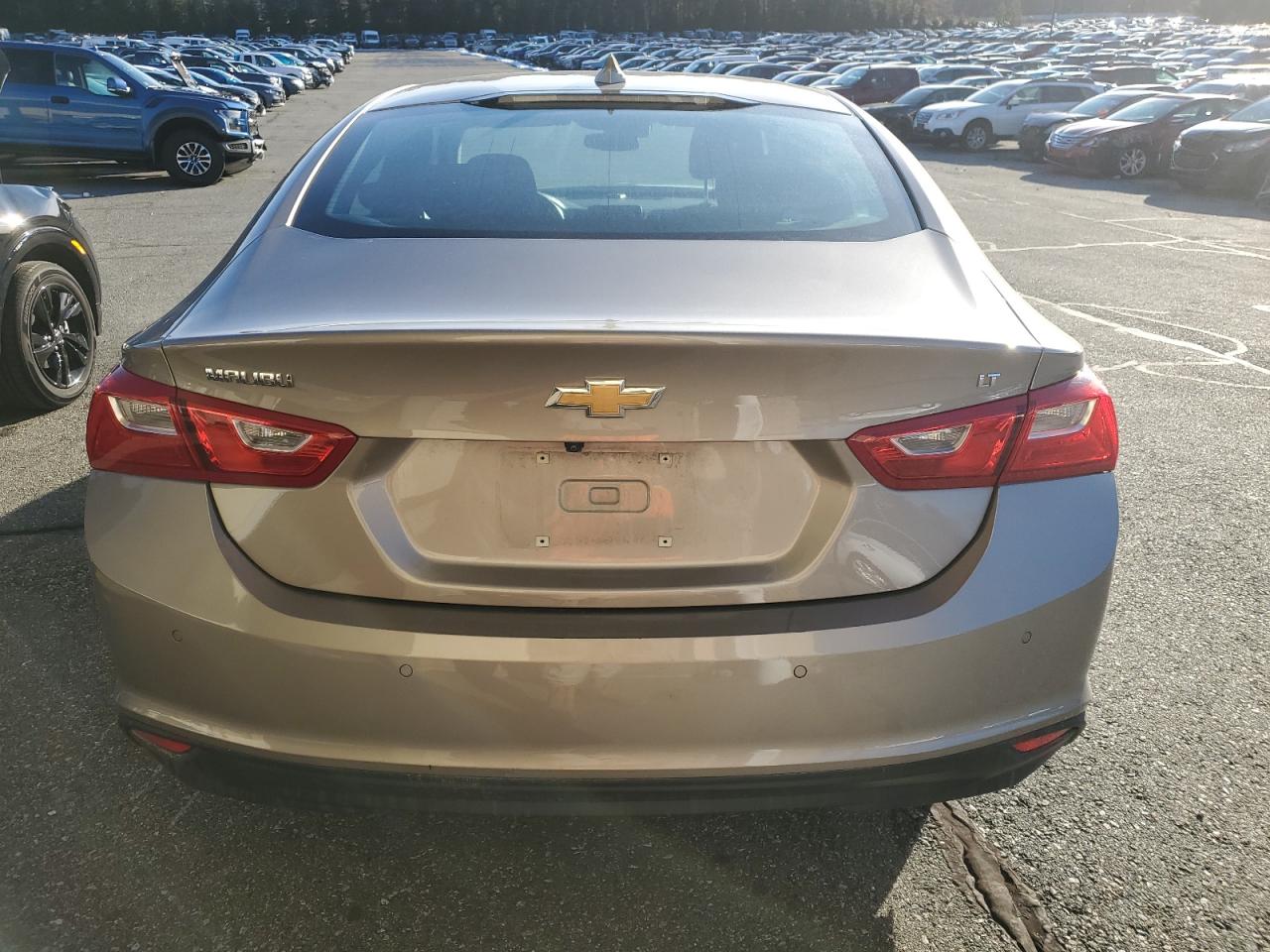 2023 Chevrolet Malibu - Image 6
