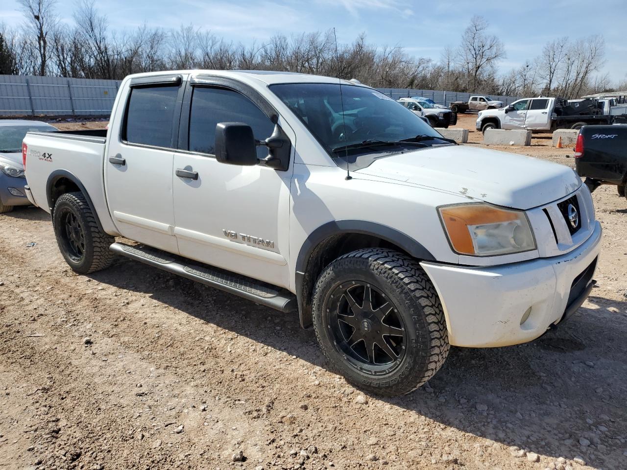 2011 Nissan Titan - Image 4