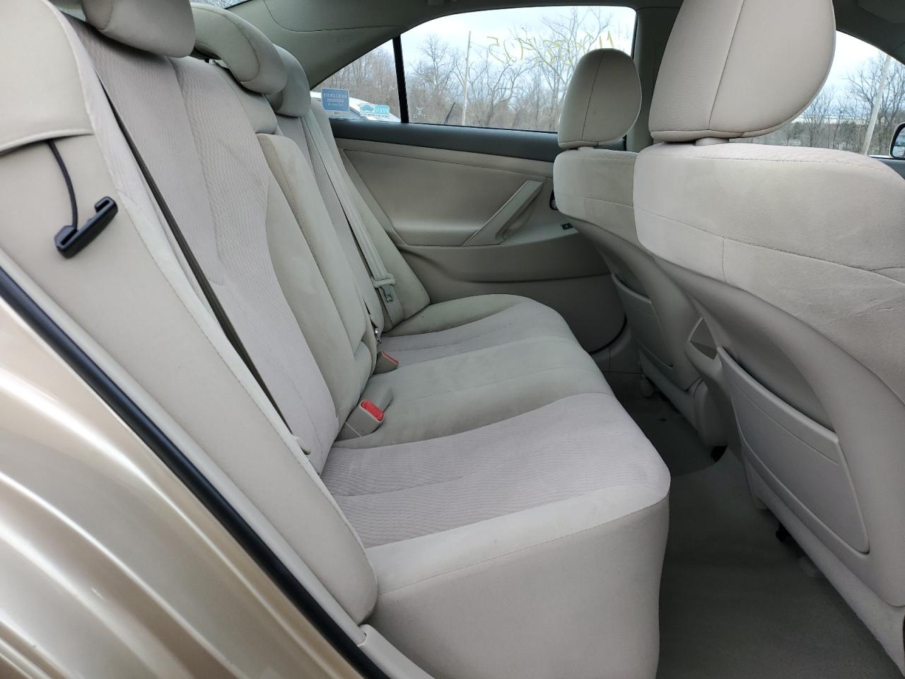 2011 Toyota Camry - Image 10
