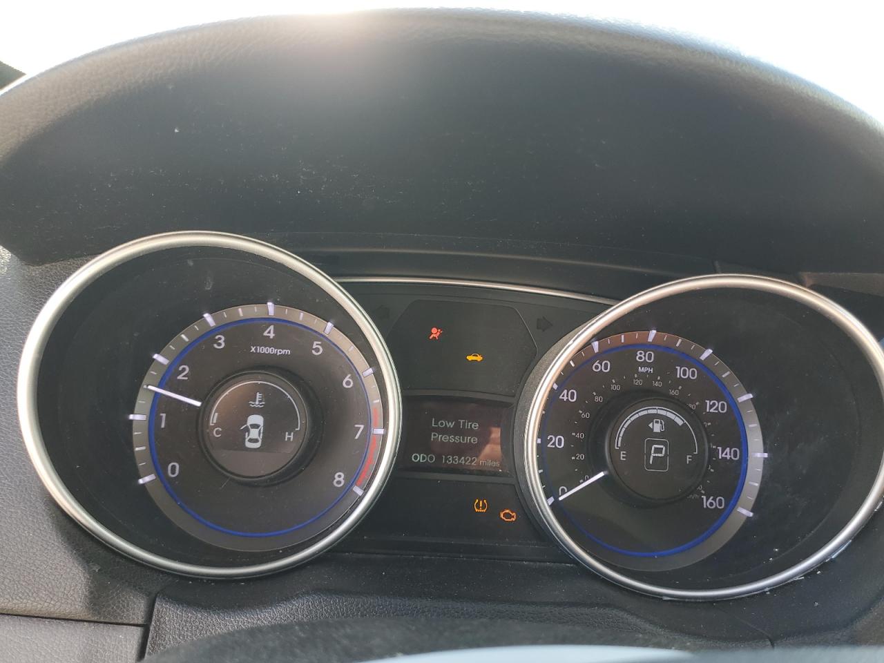 2011 Hyundai Sonata - Image 9