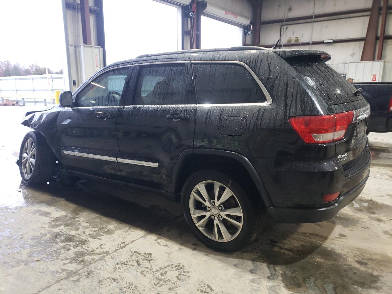 2013 Jeep Grand Cherokee - Image 2