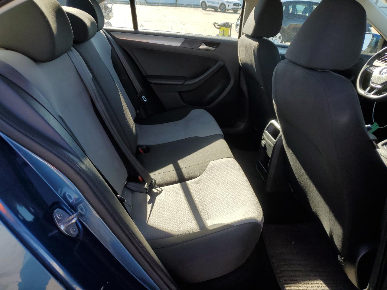 2017 Volkswagen Jetta - Image 10