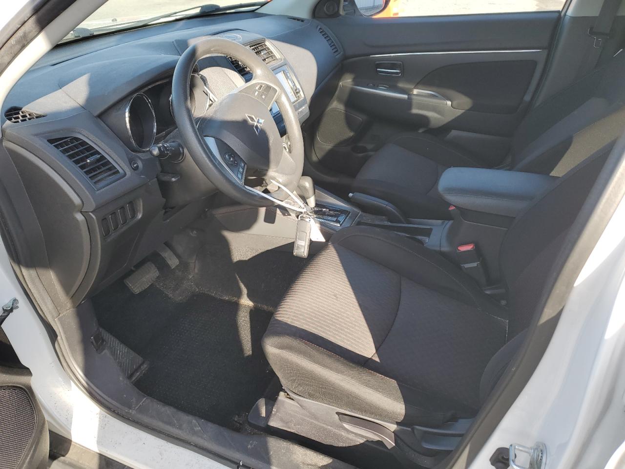 2019 Mitsubishi Outlander - Image 7