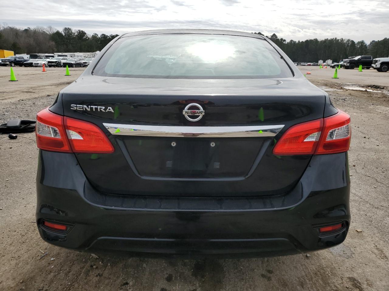 2018 Nissan Sentra - Image 6