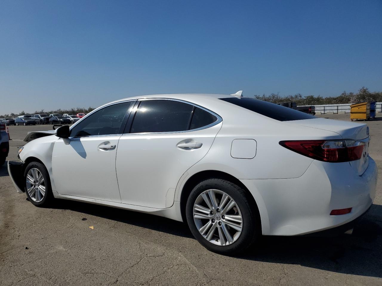 2014 Lexus ES - Image 2