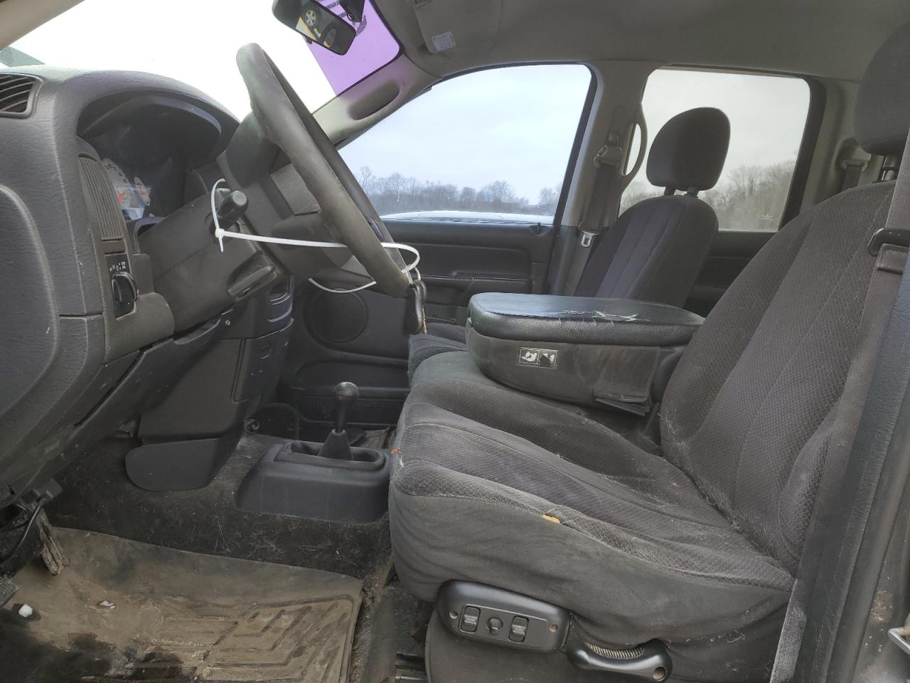 2004 Dodge RAM - Image 7