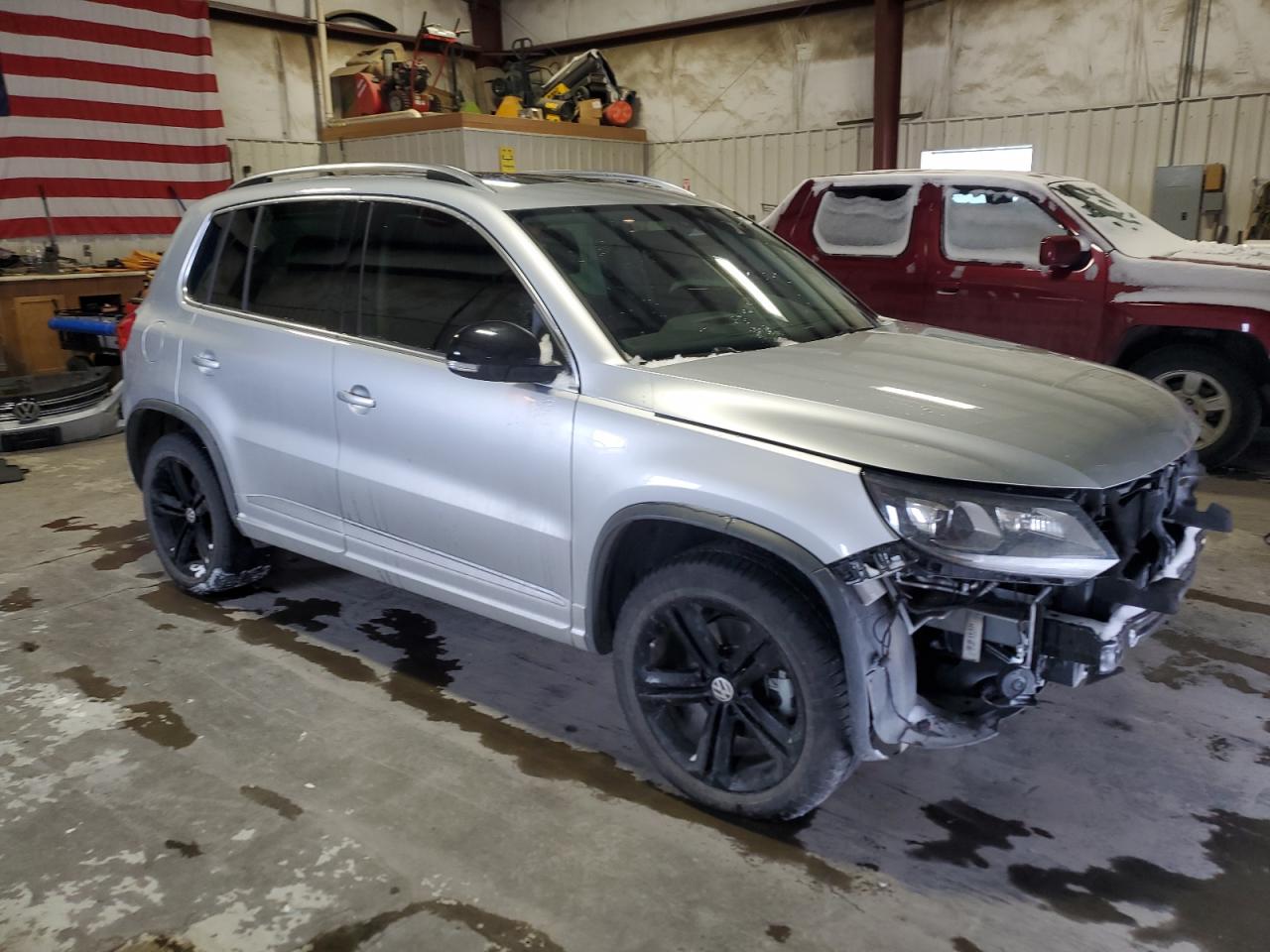 2017 Volkswagen Tiguan - Image 4