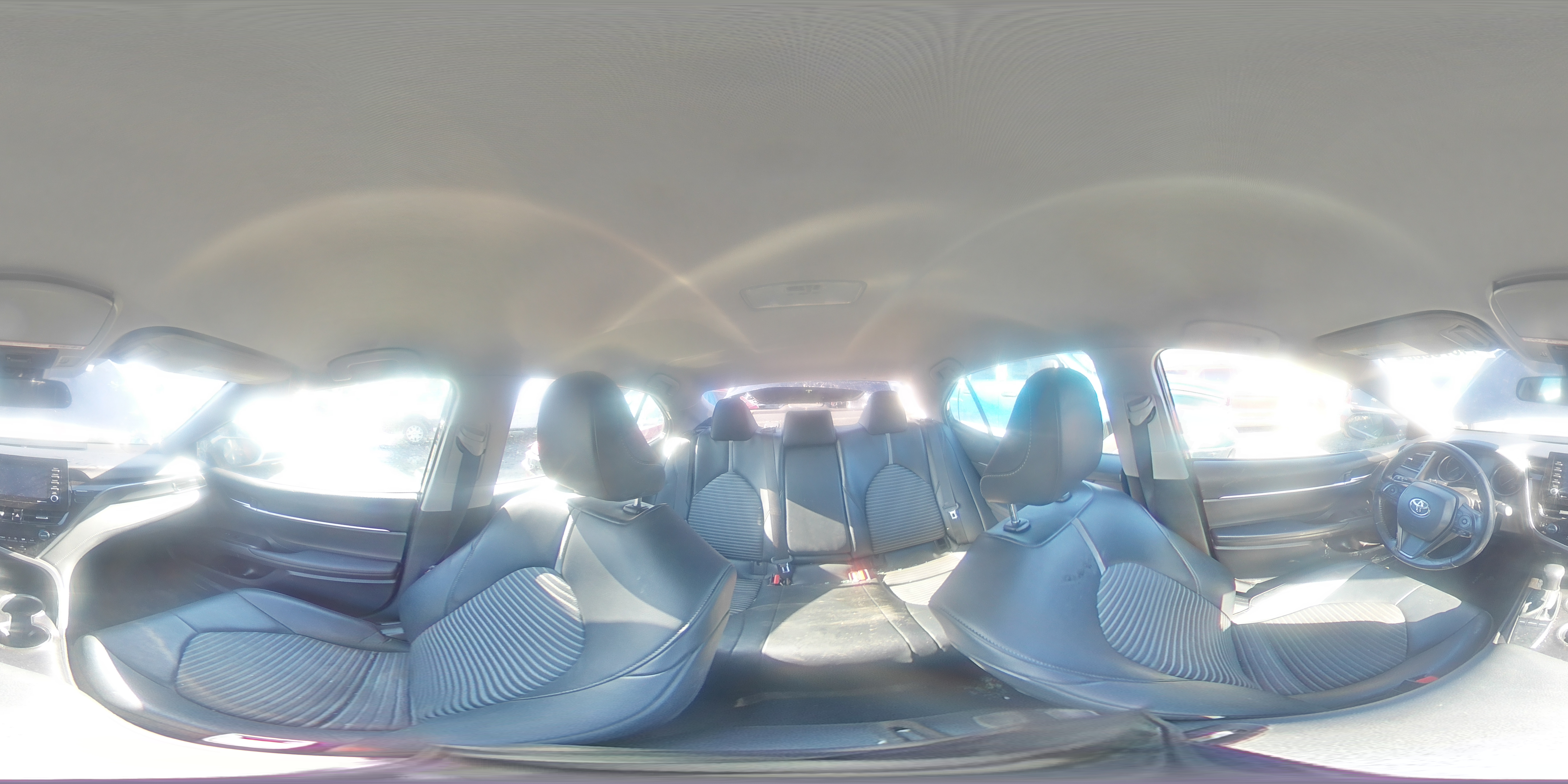 2022 Toyota Camry - Image 13