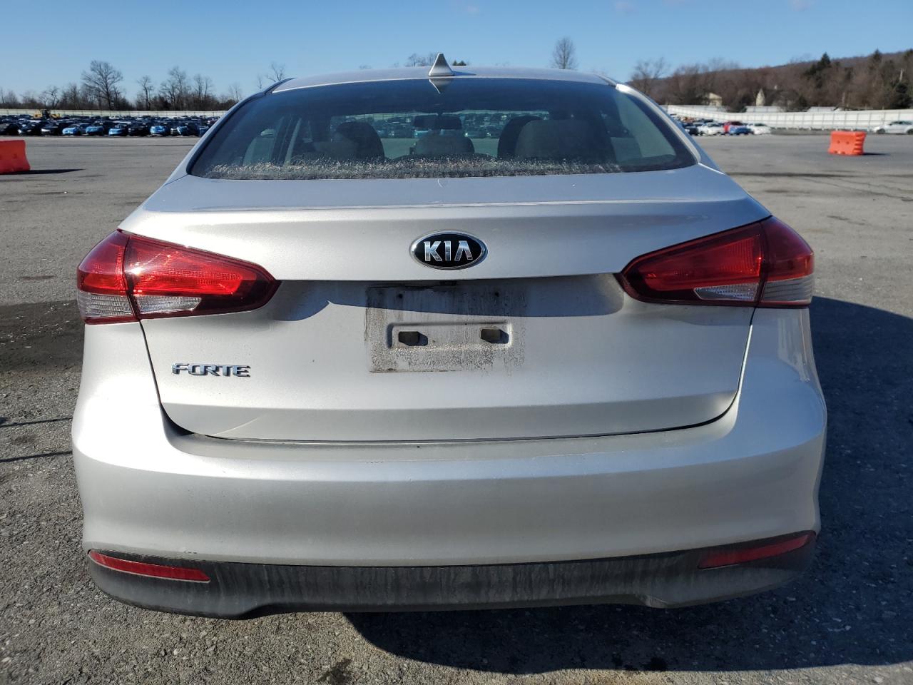 2018 Kia Forte - Image 6